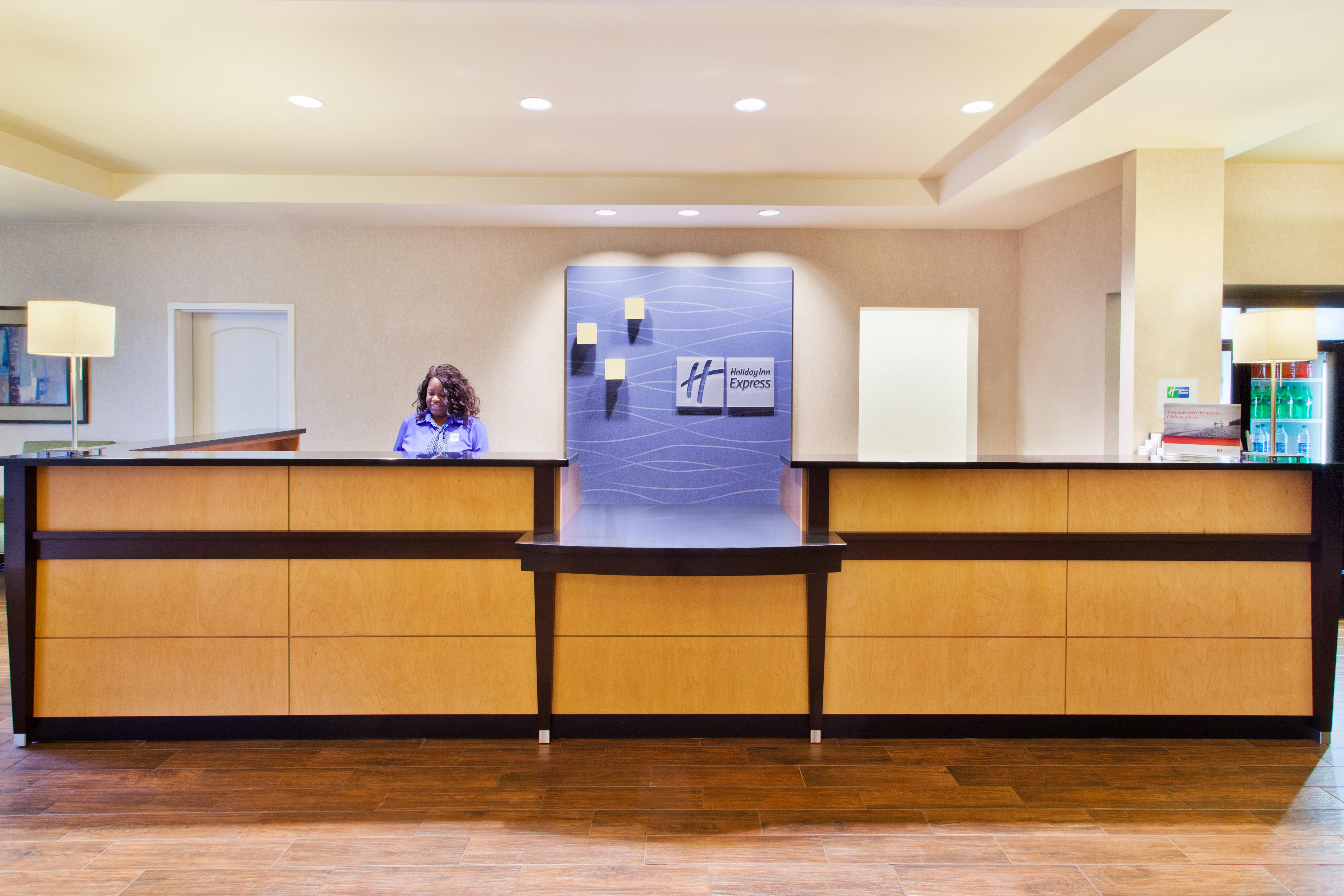 Holiday Inn Express Hotel & Suites Huntsville West - Research Park By Ihg Экстерьер фото